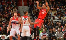 爱游戏活动-包含看点不断，球员们在赛场上展现出顶级的实力的词条