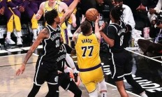 爱游戏电竞-小牛惨败篮网，遭遇两连败