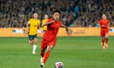 爱游戏网站-国足女足比赛结束，球员们感慨艰辛一路