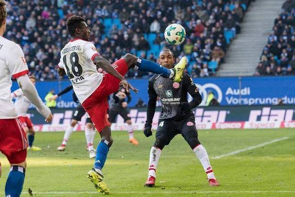 斯图加特在客场逆转战胜柏林赫塔的简单介绍 斯图加特在客场逆转战胜柏林赫塔的简单介绍