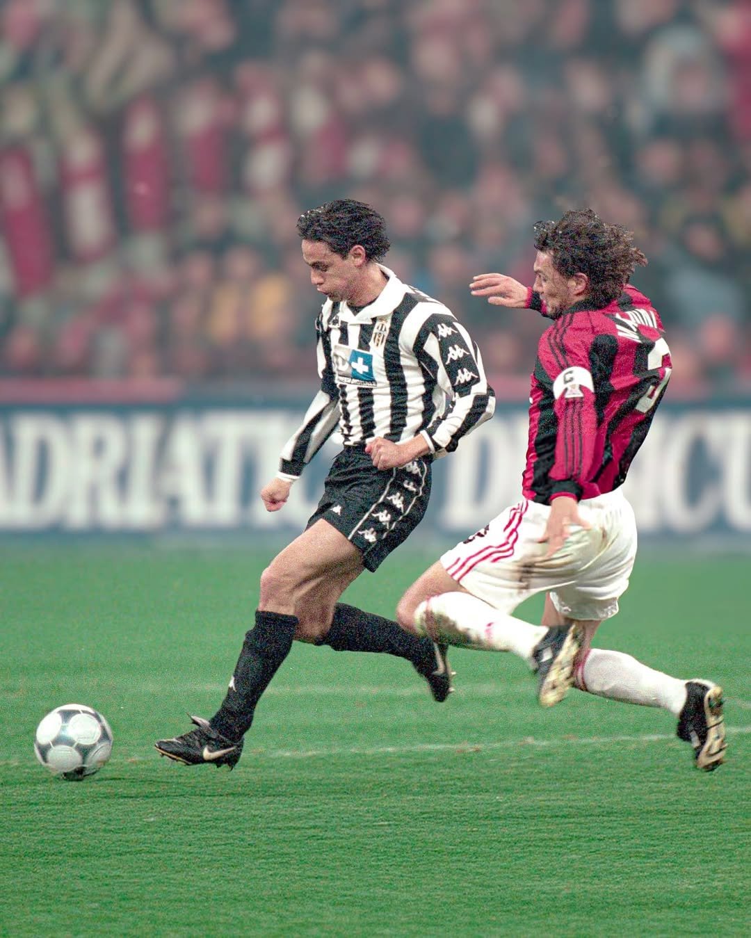 AC米兰旧将重返圣西罗,球迷期待其再次展现火热状态 AC米兰旧将重返圣西罗,球迷期待其再次展现火热状态