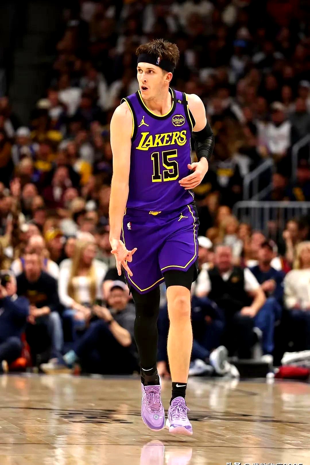 湖人114比104战胜尼克斯,喜迎四连胜的简单介绍 湖人114比104战胜尼克斯,喜迎四连胜的简单介绍