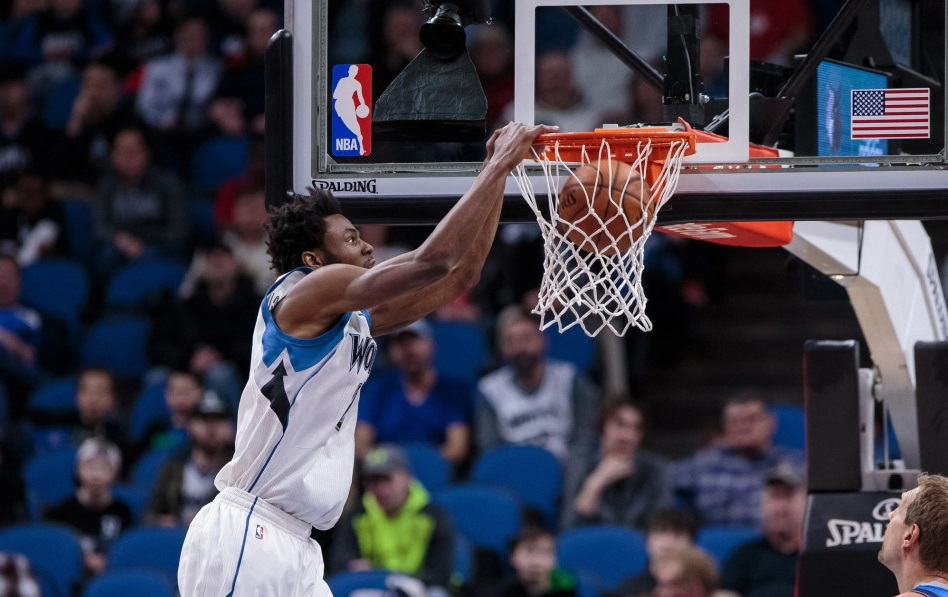 小牛擒下活塞,终结三连败 小牛擒下活塞,终结三连败