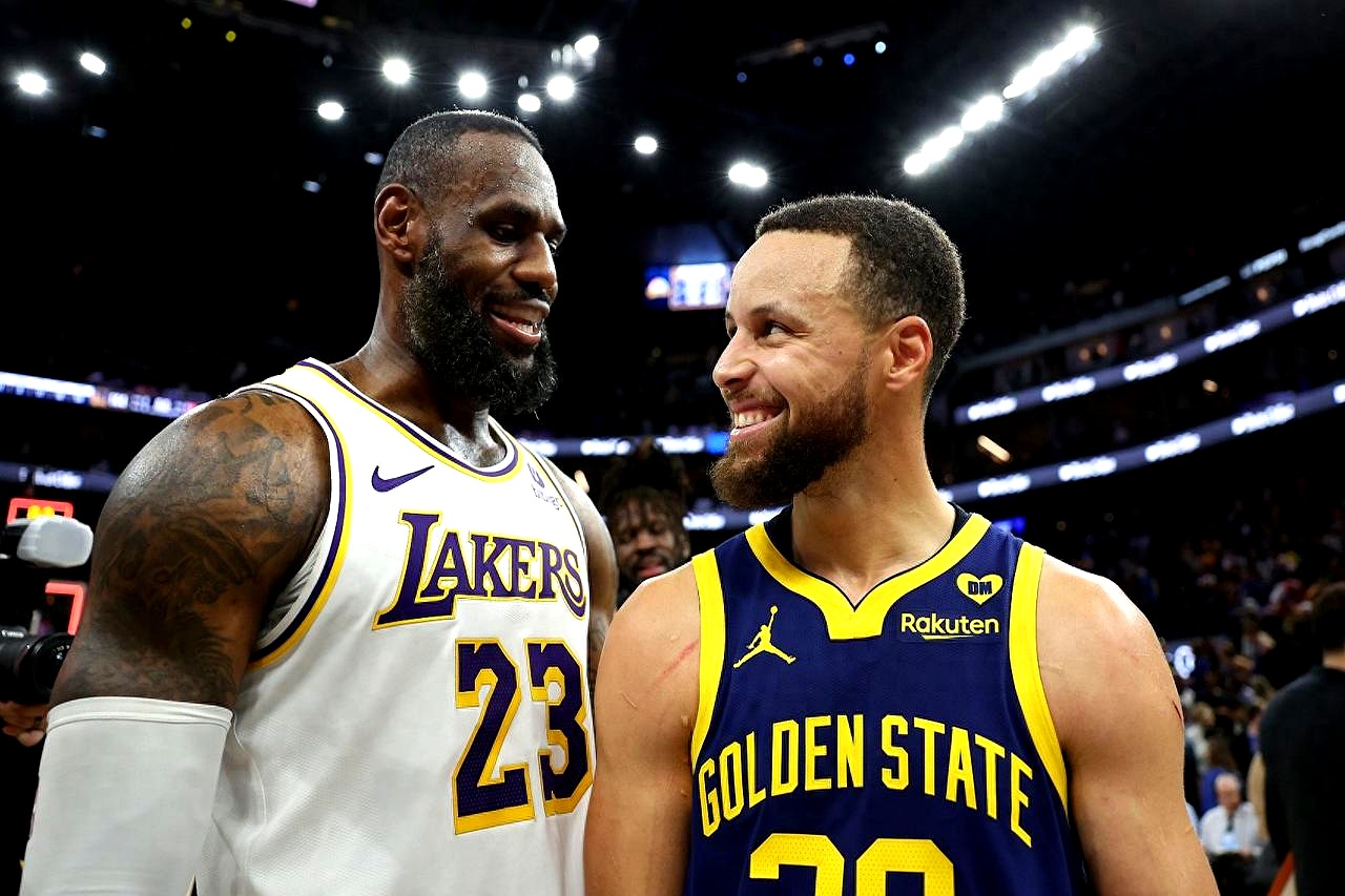 火箭队迎战湖人队:谁将笑到最后? 火箭队迎战湖人队:谁将笑到最后?