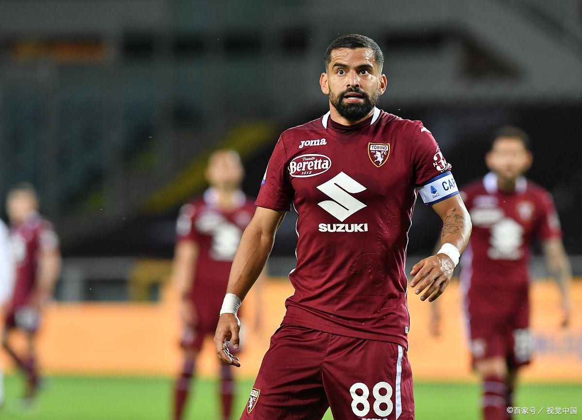 包含都灵后卫赛季表现出色，球队战绩持续攀升的词条